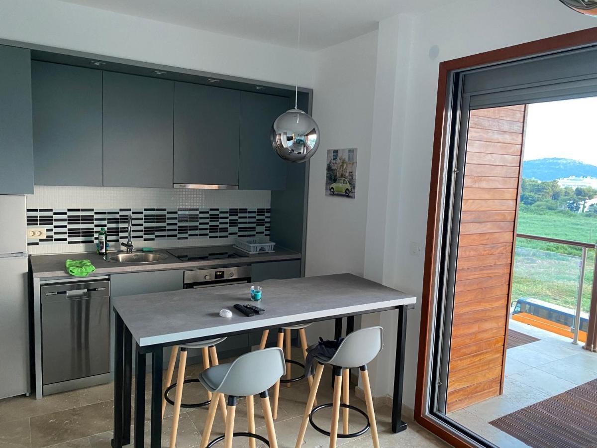 Bitcoin And Ethereum Deluxe Apartments Bar Exteriör bild