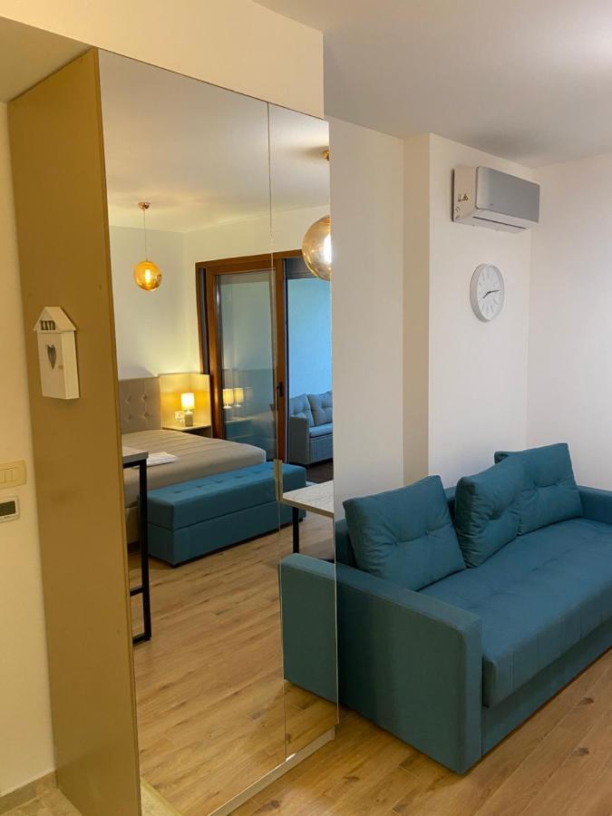 Bitcoin And Ethereum Deluxe Apartments Bar Exteriör bild