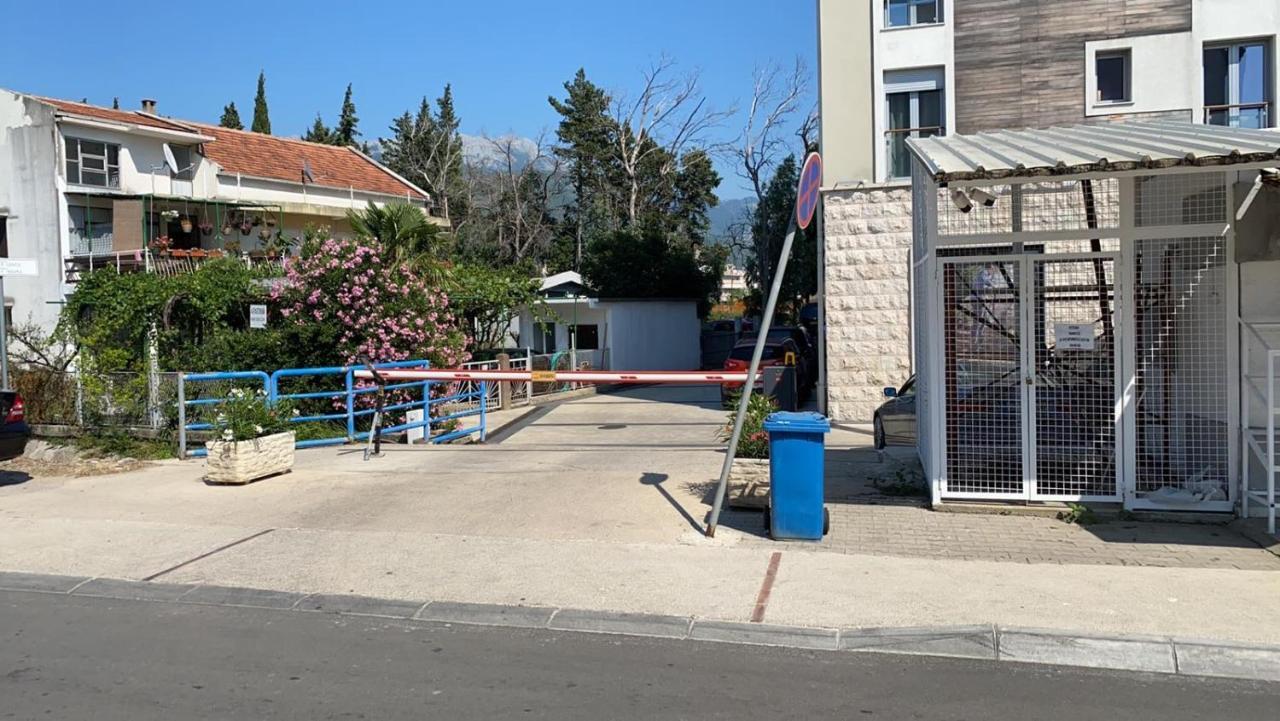Bitcoin And Ethereum Deluxe Apartments Bar Exteriör bild
